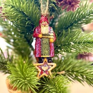 Retired Pam Schifferl Christmas Folk Art 
Primitive Santa on star Ornament